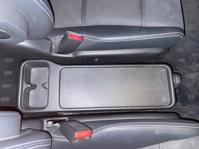 ステップワゴンスパーダ Z クールスピリット 両側電動ドア 禁煙車 ハーフレザーシート スマートキー HIDヘッド ETC クルコン 純正17インチアルミ オートライト オートエアコン CD DVD再生 フルセグ(47枚目)