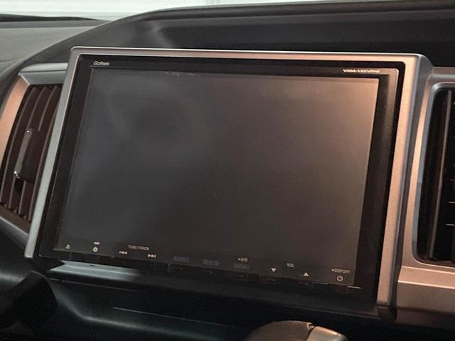 ステップワゴンスパーダ Z クールスピリット 両側電動ドア 禁煙車 ハーフレザーシート スマートキー HIDヘッド ETC クルコン 純正17インチアルミ オートライト オートエアコン CD DVD再生 フルセグ(50枚目)