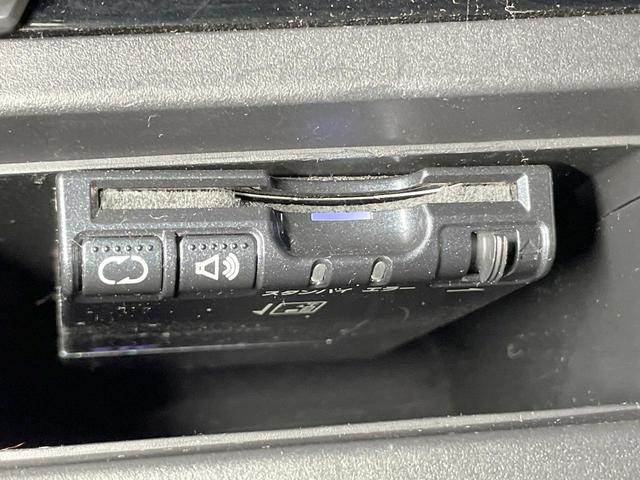 【ＥＴＣ】高速道路の料金所をストレスなく通過！話題のスポットやサービスエリアに多い「スマートＩＣ」利用時は必須のアイテムです。当店でセットアップを実施、ご納車当日からすぐにご利用いただけます！