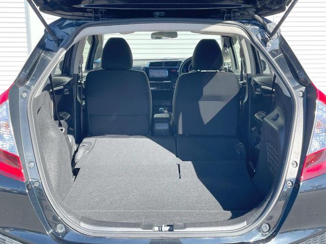 フィットハイブリッド Fパッケージ 禁煙車 純正ナビ スマートキー ETC オートエアコン Bluetooth 横滑り防止装置 電動格納ミラー CD・DVD再生(10枚目)