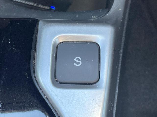 フィットハイブリッド Fパッケージ 禁煙車 純正ナビ スマートキー ETC オートエアコン Bluetooth 横滑り防止装置 電動格納ミラー CD・DVD再生(33枚目)