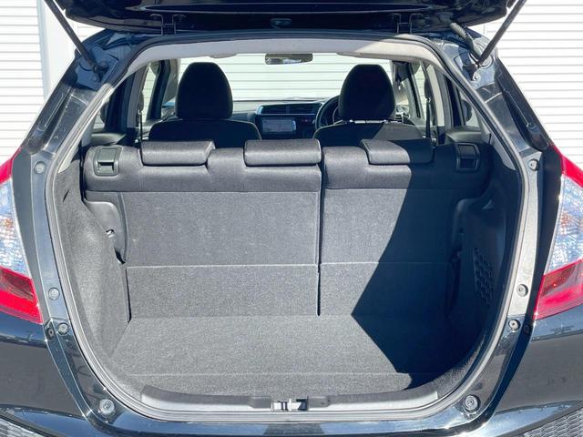 フィットハイブリッド Fパッケージ 禁煙車 純正ナビ スマートキー ETC オートエアコン Bluetooth 横滑り防止装置 電動格納ミラー CD・DVD再生(37枚目)