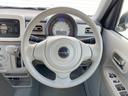 インテリアに合わせたデザインのステアリングは、運転される方のことも考え、運転しやすい形状、大きさです。是非一度、実際に触ってお確かめください。