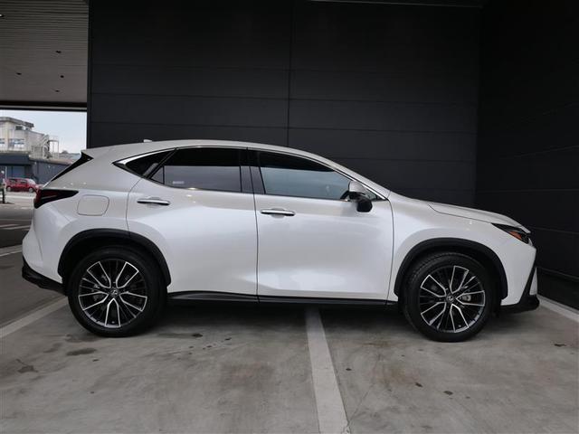 ＮＸ ＮＸ４５０ｈ＋　バージョンＬ　ＡＷＤ　パーキングサポートブレーキ〔ＰＫＳＢ〕　パノラミックビューモニター　デジタルインナーミラー　ムーンルーフ　ドライブレコーダー（３６０°＋リヤカメラドライブレコーダー）　レッドインテリア（4枚目）
