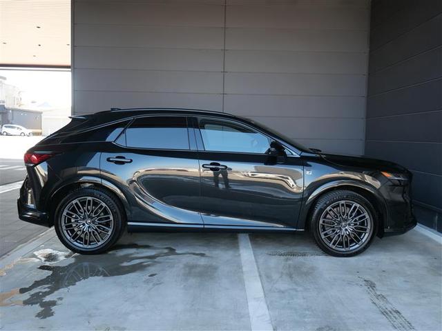 ＲＸ ＲＸ５００ｈ　Ｆスポーツパフォーマンス　ＡＷＤ　２１インチアルミホイール　ルーフレール　”マークレビンソン”プレミアムサラウンドサウンドシステム　寒冷地仕様　パノラマルーフ　輻射ヒーター　赤本革　純正ナビ　フルセグ地デジＴＶ　全方位モニター（4枚目）