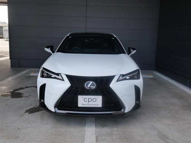 ＵＸ ＵＸ３００ｈ　Ｆスポーツ　ＡＷＤ　三眼フルＬＥＤヘッドランプ　カラーヘッドアップディスプレイ　パノラミックビューモニター　ムーンルーフ　マークレビンソンプレミアムサラウンドサウンドシステム　おくだけ充電　寒冷地仕様（5枚目）