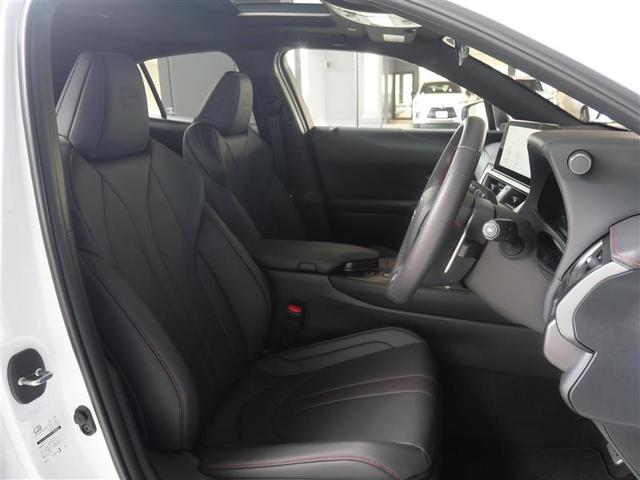 ＵＸ ＵＸ３００ｈ　Ｆスポーツ　ＡＷＤ　三眼フルＬＥＤヘッドランプ　カラーヘッドアップディスプレイ　パノラミックビューモニター　ムーンルーフ　マークレビンソンプレミアムサラウンドサウンドシステム　おくだけ充電　寒冷地仕様（15枚目）