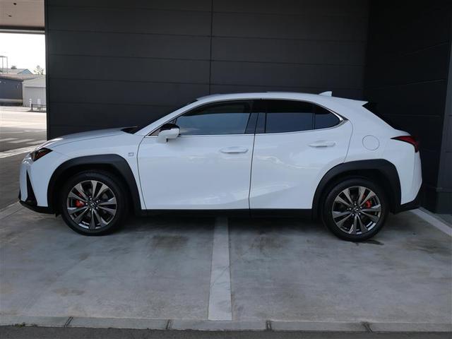 ＵＸ ＵＸ２５０ｈ　Ｆスポーツ　ＡＷＤ　パーキングサポートブレーキ　ブラインドスポットモニター　パノラミックビューモニター　おくだけ充電　アクセサリーコンセント　ＡＣ１００Ｖ・１５００Ｗ　寒冷地仕様　ムーンルーフ　ＬＥＤヘッドランプ（3枚目）