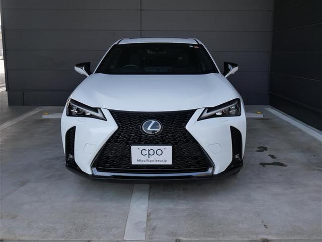 ＵＸ ＵＸ２５０ｈ　Ｆスポーツ　ＡＷＤ　パーキングサポートブレーキ　ブラインドスポットモニター　パノラミックビューモニター　おくだけ充電　アクセサリーコンセント　ＡＣ１００Ｖ・１５００Ｗ　寒冷地仕様　ムーンルーフ　ＬＥＤヘッドランプ（5枚目）