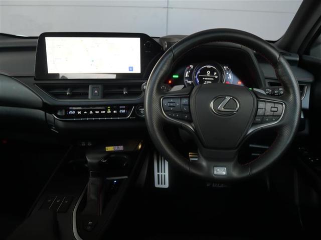 ＵＸ ＵＸ２５０ｈ　Ｆスポーツ　ＡＷＤ　パーキングサポートブレーキ　ブラインドスポットモニター　パノラミックビューモニター　おくだけ充電　アクセサリーコンセント　ＡＣ１００Ｖ・１５００Ｗ　寒冷地仕様　ムーンルーフ　ＬＥＤヘッドランプ（6枚目）