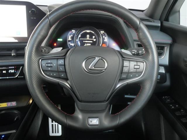 ＵＸ ＵＸ２５０ｈ　Ｆスポーツ　ＡＷＤ　パーキングサポートブレーキ　ブラインドスポットモニター　パノラミックビューモニター　おくだけ充電　アクセサリーコンセント　ＡＣ１００Ｖ・１５００Ｗ　寒冷地仕様　ムーンルーフ　ＬＥＤヘッドランプ（7枚目）