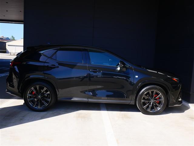 NX NX350h Fスポーツ AWD F SPORT専用オレンジブレーキキャリパー ルーフレール マークレビンソン 後席6:4分割可倒式シート 後席シートヒーター デジタルインナーミラー おくだけ充電 寒冷地仕様 パノラマルーフ(4枚目)