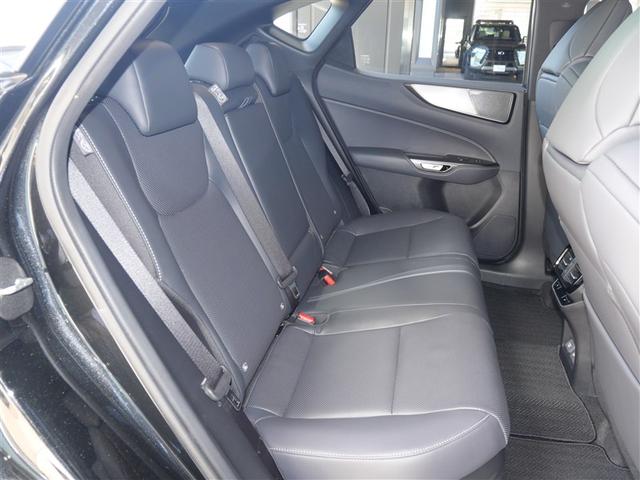 NX NX350h Fスポーツ AWD F SPORT専用オレンジブレーキキャリパー ルーフレール マークレビンソン 後席6:4分割可倒式シート 後席シートヒーター デジタルインナーミラー おくだけ充電 寒冷地仕様 パノラマルーフ(16枚目)