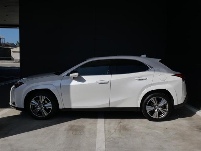 UX UX300h グレイスフル エクスプローラー AWD 三眼フルLEDヘッドランプ アダプティブハイビームシステム(ポップアップ式ヘッドランプクリーナー付) ムーンルーフ おくだけ充電 寒冷地仕様 アクセサリーコンセント AC100V・1500W(3枚目)