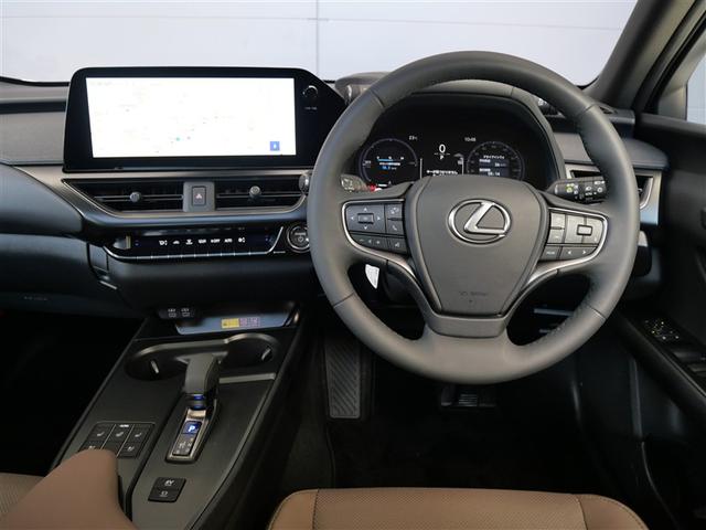 UX UX300h グレイスフル エクスプローラー AWD 三眼フルLEDヘッドランプ アダプティブハイビームシステム(ポップアップ式ヘッドランプクリーナー付) ムーンルーフ おくだけ充電 寒冷地仕様 アクセサリーコンセント AC100V・1500W(6枚目)