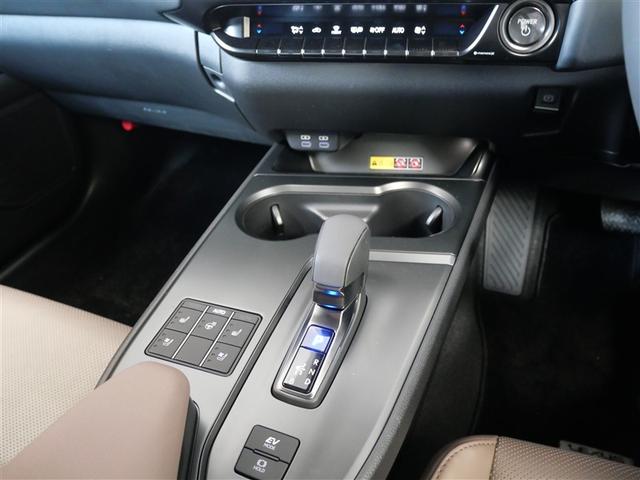 UX UX300h グレイスフル エクスプローラー AWD 三眼フルLEDヘッドランプ アダプティブハイビームシステム(ポップアップ式ヘッドランプクリーナー付) ムーンルーフ おくだけ充電 寒冷地仕様 アクセサリーコンセント AC100V・1500W(11枚目)