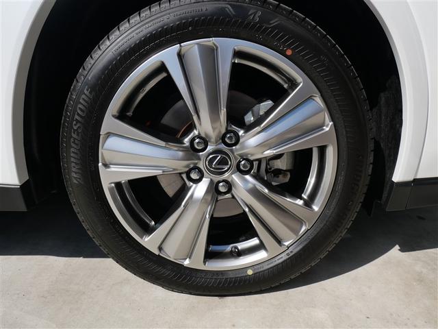 UX UX300h グレイスフル エクスプローラー AWD 三眼フルLEDヘッドランプ アダプティブハイビームシステム(ポップアップ式ヘッドランプクリーナー付) ムーンルーフ おくだけ充電 寒冷地仕様 アクセサリーコンセント AC100V・1500W(18枚目)