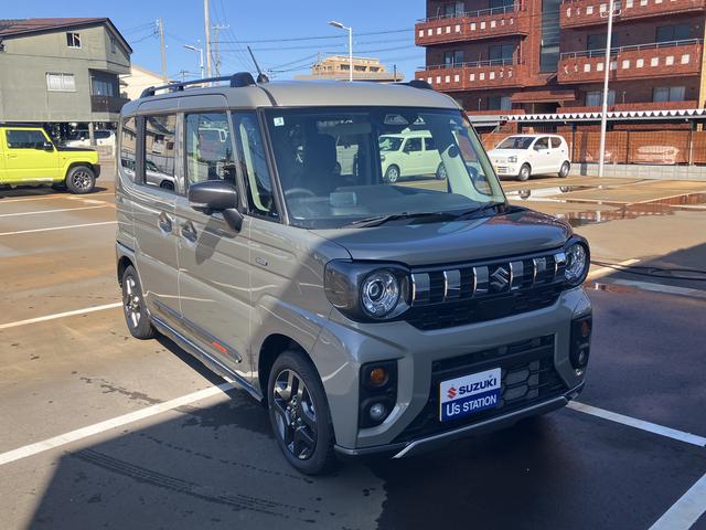 スペーシア ギア HYBRID XZターボ カーナビ/全方位カメラ スズキコネクト対応通信機 アダプティブクルーズコントロール オートライト プッシュスタート シートヒーター 衝突被害軽減システム アイドリングストップ 横滑り防止機能 衝突安全ボディ 盗難防止システム(2枚目)