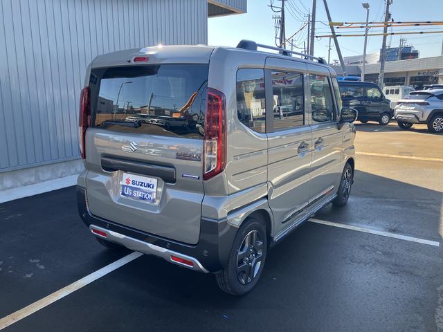 スペーシア ギア HYBRID XZターボ カーナビ/全方位カメラ スズキコネクト対応通信機 アダプティブクルーズコントロール オートライト プッシュスタート シートヒーター 衝突被害軽減システム アイドリングストップ 横滑り防止機能 衝突安全ボディ 盗難防止システム(4枚目)