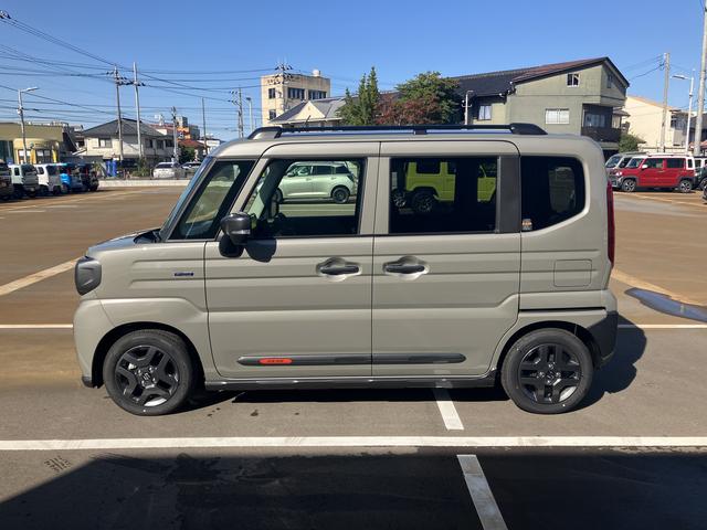 スペーシア ギア HYBRID XZターボ カーナビ/全方位カメラ スズキコネクト対応通信機 アダプティブクルーズコントロール オートライト プッシュスタート シートヒーター 衝突被害軽減システム アイドリングストップ 横滑り防止機能 衝突安全ボディ 盗難防止システム(6枚目)