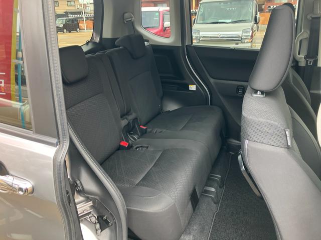 頭上や肩回りに余裕があり、広々した空間を確保してます！乗り心地良く、実用的にお使いいただけます！