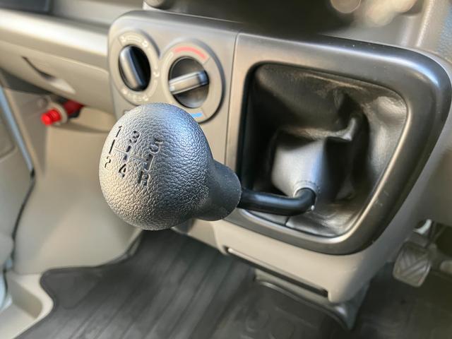 とてもキレイな状態のシフトレバーです。ぜひ一度お客様の目で確認してください。