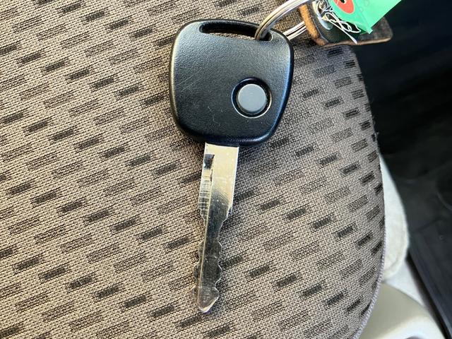 キーレスアクセス装備でドアの施錠もカギの差し込み不要！