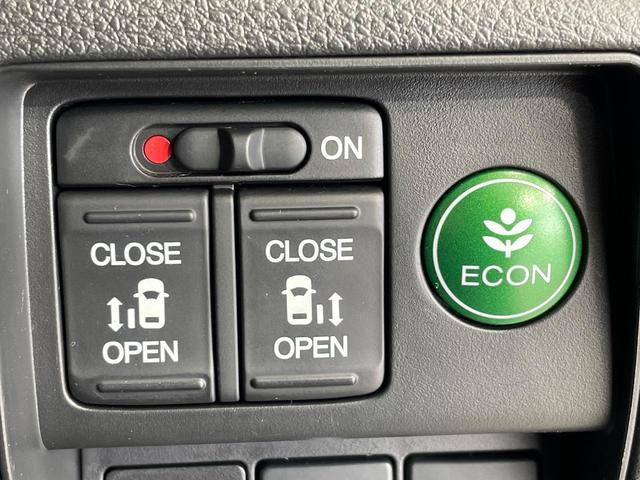 オデッセイ アブソルート　純正ＳＤナビ　バックカメラ　衝突被害軽減システム　禁煙車　スマートキー　ＬＥＤヘッド　クルコン　オートライト　オートエアコン　純正１７インチ　Ｂｌｕｅｔｏｏｔｈ　ＣＤ　ＤＶＤ再生　フルセグ（4枚目）