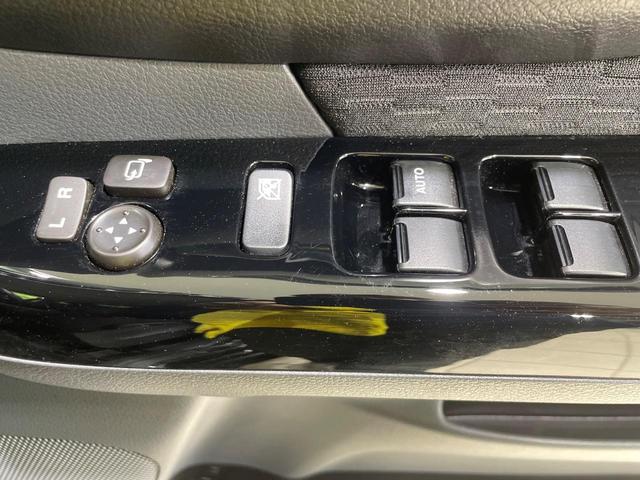 スペーシアカスタム ＸＳ　電動スライドドア　ＳＤナビ　禁煙車　スマートキー　ＨＩＤヘッド　オートライト　オートエアコン　純正１４インチアルミ　Ｂｌｕｅｔｏｏｔｈ　ＣＤ　ＤＶＤ再生　フルセグ　ＨＩＤフォグ（7枚目）