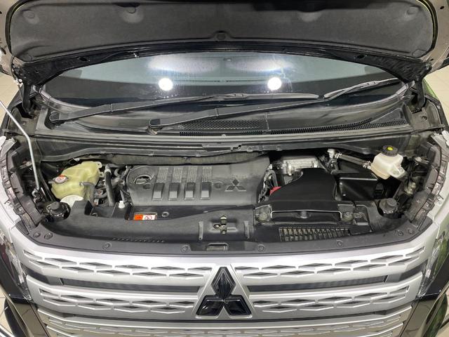 デリカＤ：５ Ｐ　４ＷＤ　両側電動ドア　全周囲カメラ　衝突被害軽減システム　レーダークルーズ　禁煙車　電動リアゲート　パワーシート　コーナーセンサー　スマートキー　ＬＥＤヘッド　車線逸脱警報　オートライト（19枚目）