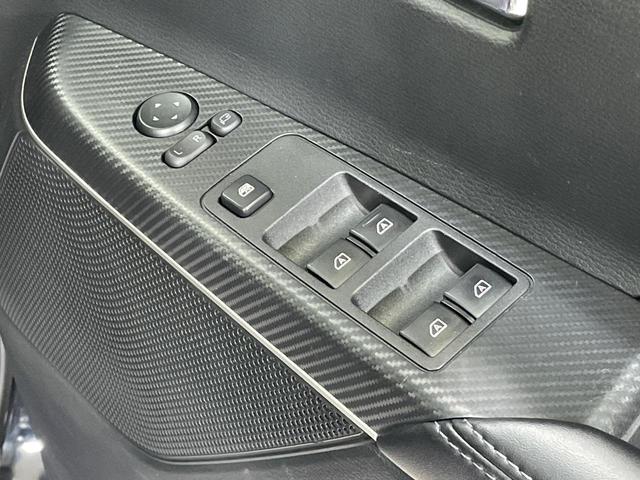 デリカＤ：５ Ｐ　４ＷＤ　両側電動ドア　全周囲カメラ　衝突被害軽減システム　レーダークルーズ　禁煙車　電動リアゲート　パワーシート　コーナーセンサー　スマートキー　ＬＥＤヘッド　車線逸脱警報　オートライト（41枚目）