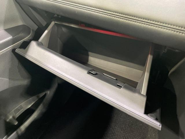 デリカＤ：５ Ｐ　４ＷＤ　両側電動ドア　全周囲カメラ　衝突被害軽減システム　レーダークルーズ　禁煙車　電動リアゲート　パワーシート　コーナーセンサー　スマートキー　ＬＥＤヘッド　車線逸脱警報　オートライト（59枚目）