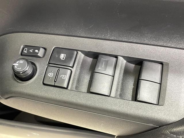 アクア X トヨタセーフティーセンス 純正ディスプレイオーディオ レーダークルーズコントロール バックカメラ 100V電源 禁煙車 スマートキー LEDヘッド オートハイビーム 車線逸脱警報(41枚目)