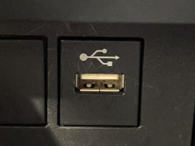 アクア X トヨタセーフティーセンス 純正ディスプレイオーディオ レーダークルーズコントロール バックカメラ 100V電源 禁煙車 スマートキー LEDヘッド オートハイビーム 車線逸脱警報(46枚目)