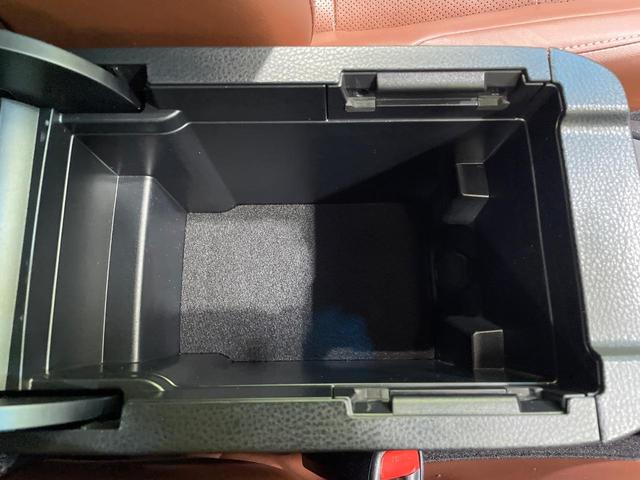 ハリアーハイブリッド プレミアム メタル アンド レザーパッケージ 4WD SDナビ バックカメラ 寒冷地仕様 衝突被害軽減システム レーダークルーズ 禁煙車 電動リアゲート レザーシート 前席シートエアコン コーナーセンサー スマートキー LEDヘッド ETC(55枚目)