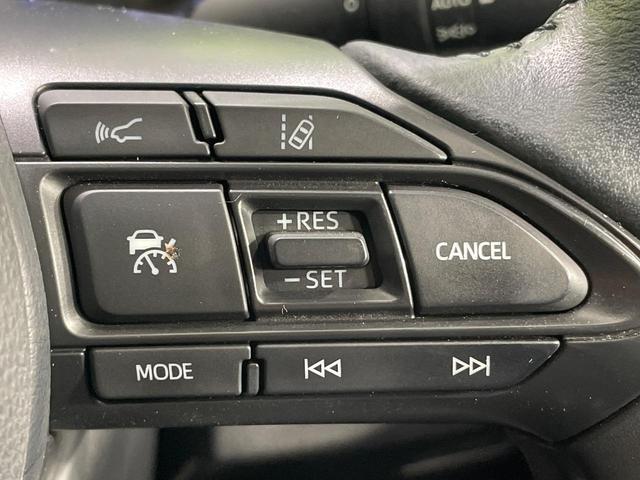 ヤリス ハイブリッドＺ　全周囲カメラ　衝突被害軽減システム　レーダークルーズ　禁煙車　スマートキー　ＬＥＤヘッド　ビルトインＥＴＣ　オートハイビーム　車線逸脱警報　オートライト　オートエアコン　Ｂｌｕｅｔｏｏｔｈ　フルセグ（6枚目）