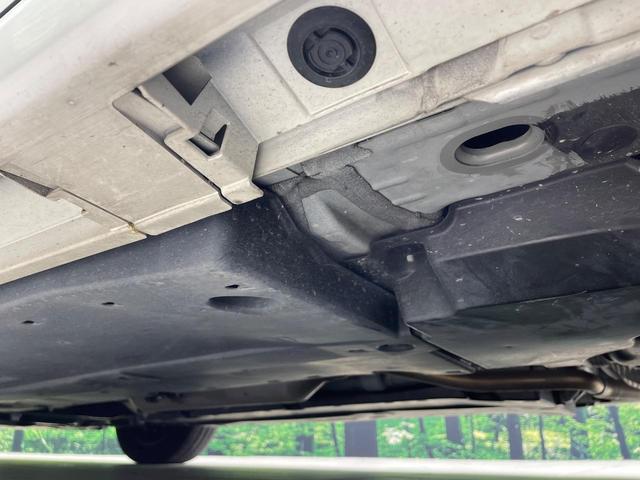 ヤリス ハイブリッドＺ　全周囲カメラ　衝突被害軽減システム　レーダークルーズ　禁煙車　スマートキー　ＬＥＤヘッド　ビルトインＥＴＣ　オートハイビーム　車線逸脱警報　オートライト　オートエアコン　Ｂｌｕｅｔｏｏｔｈ　フルセグ（29枚目）