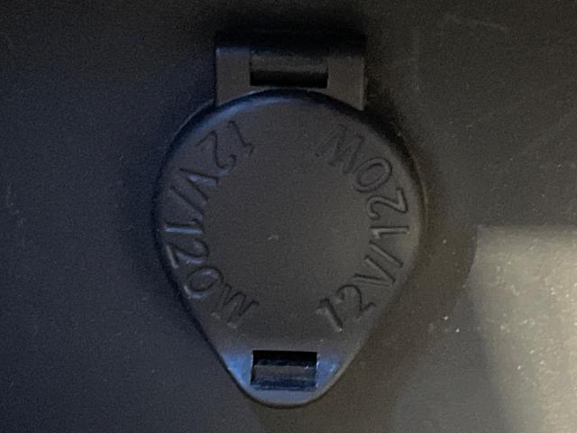 ヤリス ハイブリッドＺ　全周囲カメラ　衝突被害軽減システム　レーダークルーズ　禁煙車　スマートキー　ＬＥＤヘッド　ビルトインＥＴＣ　オートハイビーム　車線逸脱警報　オートライト　オートエアコン　Ｂｌｕｅｔｏｏｔｈ　フルセグ（47枚目）