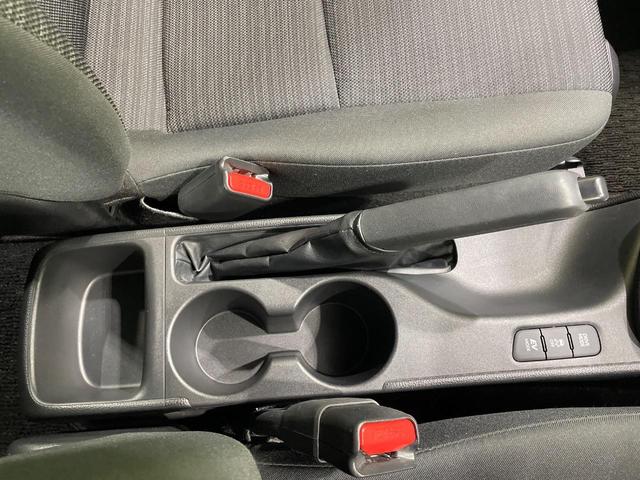 ヤリス ハイブリッドＺ　全周囲カメラ　衝突被害軽減システム　レーダークルーズ　禁煙車　スマートキー　ＬＥＤヘッド　ビルトインＥＴＣ　オートハイビーム　車線逸脱警報　オートライト　オートエアコン　Ｂｌｕｅｔｏｏｔｈ　フルセグ（50枚目）