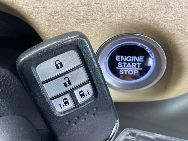 フリード G・ホンダセンシング 後席モニター 禁煙車 両側電動ドア SDナビ バックカメラ 衝突被害軽減システム アダプティブクルーズ ETC 車線逸脱警報 Bluetooth(30枚目)