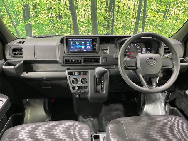 ハイゼットカーゴ DX 4WD SDナビ バックカメラ 衝突被害軽減システム 禁煙車 コーナーセンサー オートハイビーム 車線逸脱警報 オートライト Bluetooth CD DVD再生 フルセグ(2枚目)