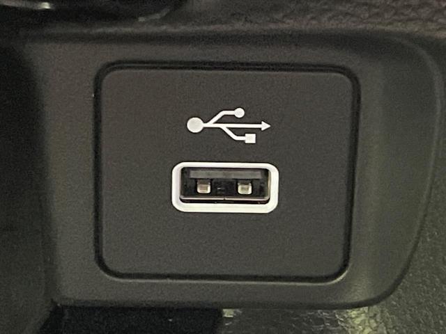 ヴェゼル ｅ：ＨＥＶ　Ｚ　登録済未使用車　９型ホンダコネクトナビ　全周囲カメラ　置くだけ充電　ブラインドスポットモニター　Ｂｌｕｅｔｏｏｔｈ接続　衝突被害軽減システム　アダプティブクルーズ　電動リアゲート　ＥＴＣ（53枚目）