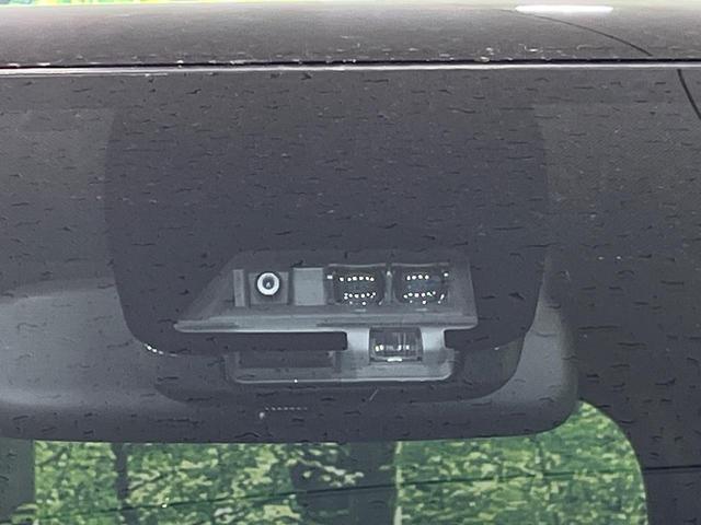 ヴォクシー ＺＳ　電動スライドドア　ＢＩＧＸ１１型ナビ　バックカメラ　衝突被害軽減システム　禁煙車　スマートキー　ＬＥＤヘッド　ビルトインＥＴＣ　クルコン　オートハイビーム　車線逸脱警報　オートライト　デュアルエアコン（4枚目）