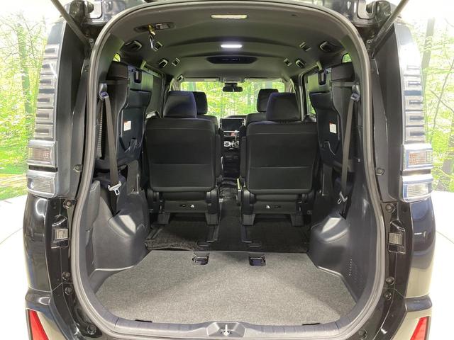 ヴォクシー ＺＳ　電動スライドドア　ＢＩＧＸ１１型ナビ　バックカメラ　衝突被害軽減システム　禁煙車　スマートキー　ＬＥＤヘッド　ビルトインＥＴＣ　クルコン　オートハイビーム　車線逸脱警報　オートライト　デュアルエアコン（12枚目）