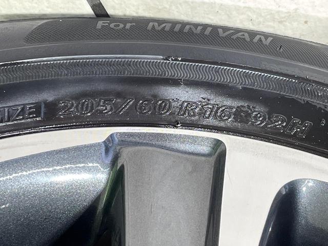 ヴォクシー ＺＳ　電動スライドドア　ＢＩＧＸ１１型ナビ　バックカメラ　衝突被害軽減システム　禁煙車　スマートキー　ＬＥＤヘッド　ビルトインＥＴＣ　クルコン　オートハイビーム　車線逸脱警報　オートライト　デュアルエアコン（63枚目）