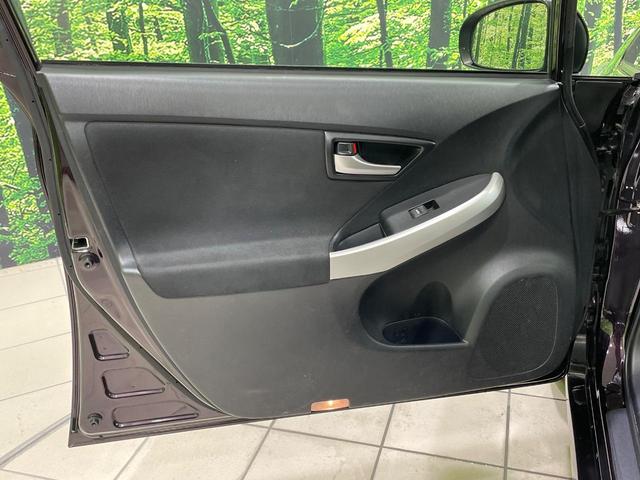 プリウス Ｇツーリングセレクション　純正ＳＤナビ　バックカメラ　禁煙車　パワーシート　ＥＴＣ　Ｂｌｕｅｔｏｏｔｈ接続　クルーズコントロール　フルセグＴＶ　純正１７インチアルミホイール　ＬＥＤヘッドライト　オートライト　オートエアコン（36枚目）