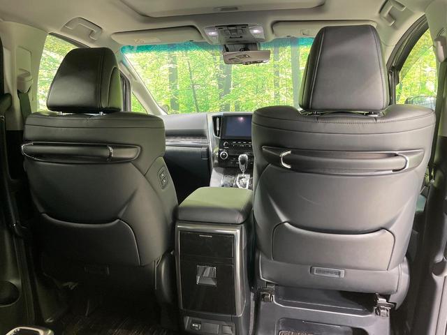 アルファード ２．５Ｓ　Ｃパッケージ　サンルーフ　後席モニター　純正９型ナビ　禁煙車　両側電動スライド　３眼ＬＥＤヘッド　シートベンチレーション　デジタルインナーミラー　バックカメラ　セーフティセンス　１００Ｖ電源　レーダークルーズ（39枚目）
