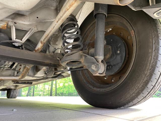 お車を安心してお乗りいただく為には、足回りの定期点検が欠かせません。サービスサポート（有償保証）では無料点検もご提供しており、安心のカーライフをお過ごしいただけるサポート体制が整っています。