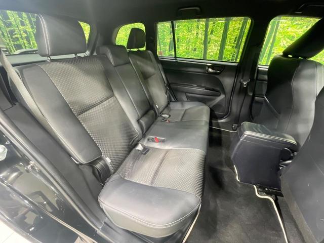 カローラフィールダー ハイブリッドＧ　ダブルバイビー　ナビ　セーフティセンス　禁煙車　シートヒーター　ハーフレザーシート　スマートキー　ＬＥＤヘッド　ＥＴＣ　オートハイビーム　車線逸脱警報　オートライト　オートエアコン　純正１６インチＡＷ　革巻きハンドル（9枚目）