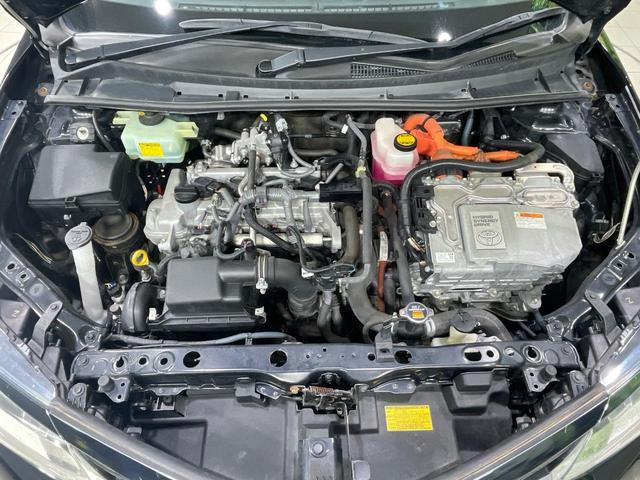 カローラフィールダー ハイブリッドＧ　ダブルバイビー　ナビ　セーフティセンス　禁煙車　シートヒーター　ハーフレザーシート　スマートキー　ＬＥＤヘッド　ＥＴＣ　オートハイビーム　車線逸脱警報　オートライト　オートエアコン　純正１６インチＡＷ　革巻きハンドル（18枚目）